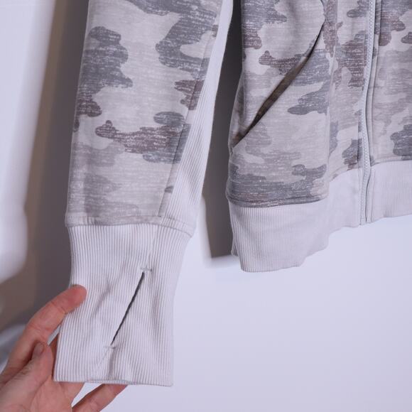 ATHLETA Triumph Printed Hoodie Grey Gypsum Camo Zip Up Stretch Active Women's M - Picture 7 of 14